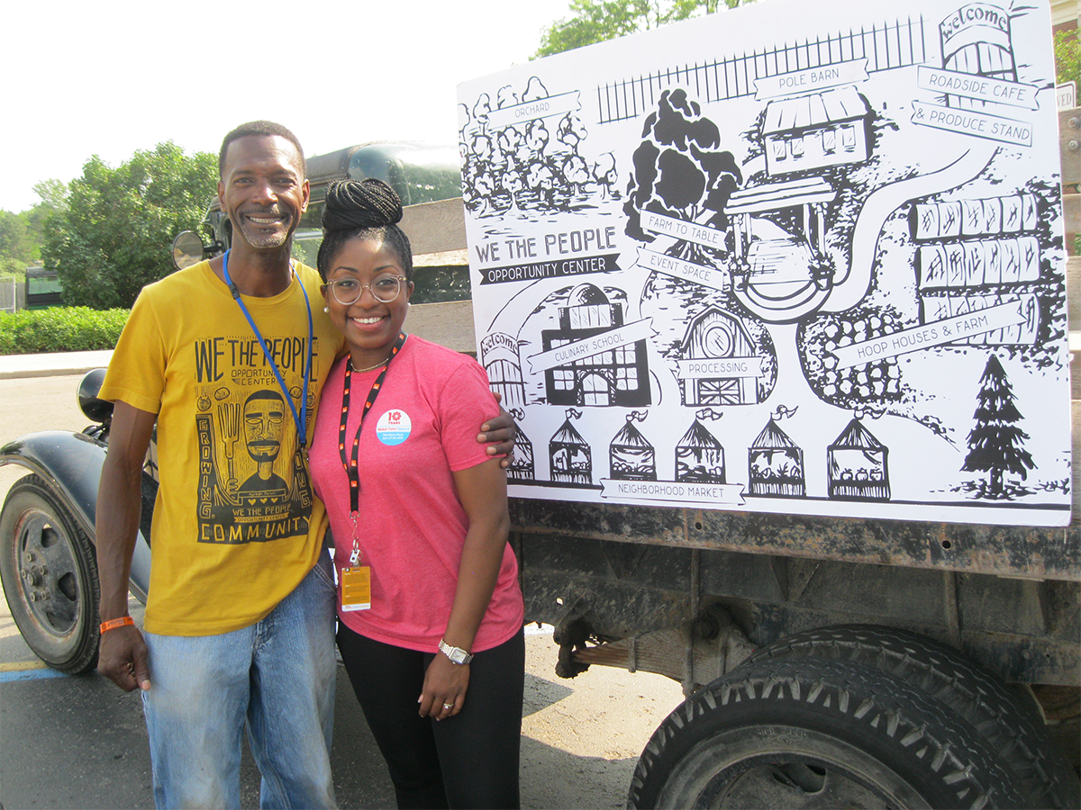 melvin1 Melvin Parson and Anita Davis posing next to a tailer