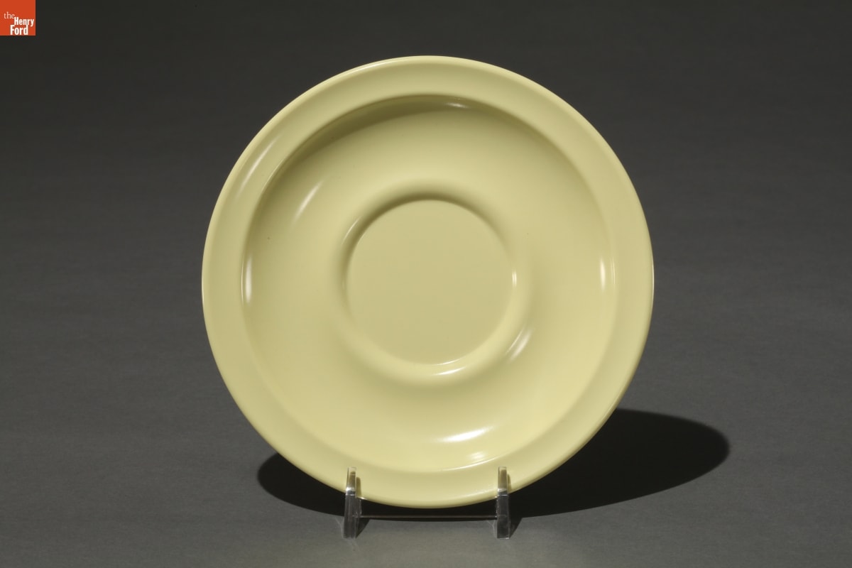 Melmac Dinner Service, circa 1960 / saucer Melmac Dinner Service, circa 1960 / saucer